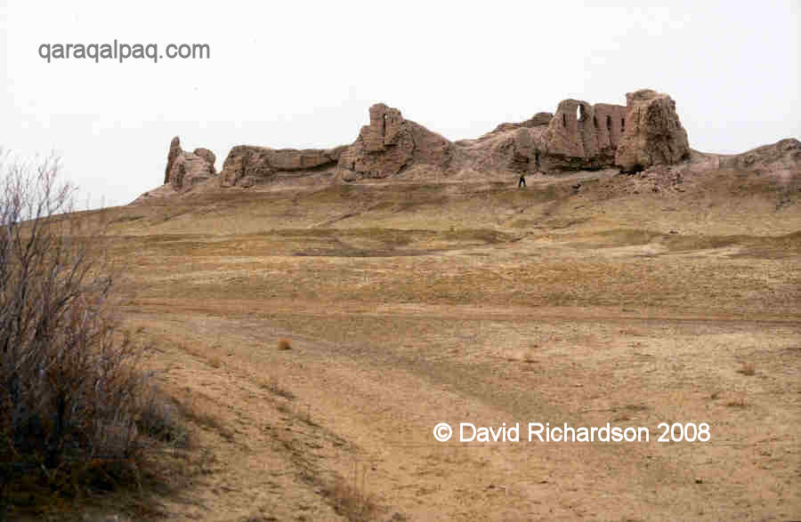 Oval fort at Little Qirq Qiz Qala