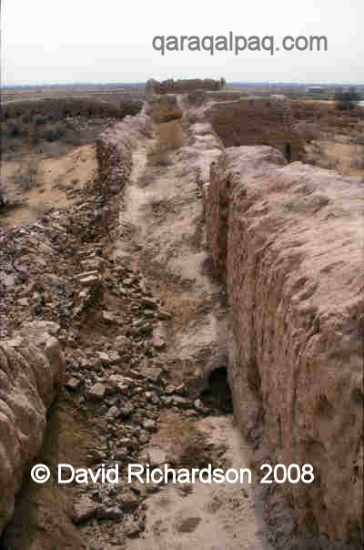 Inner and outer walls of Angka Qala