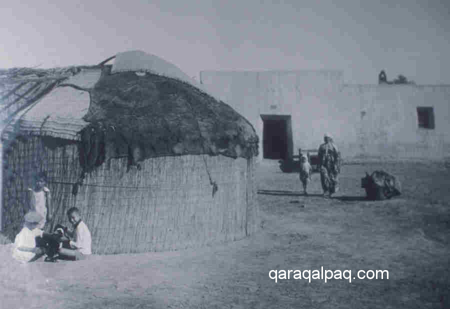 An old Qaraqalpaq yurt in the 1930s
