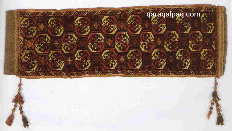 A tay tuyaq qarshin with three rows of motifs