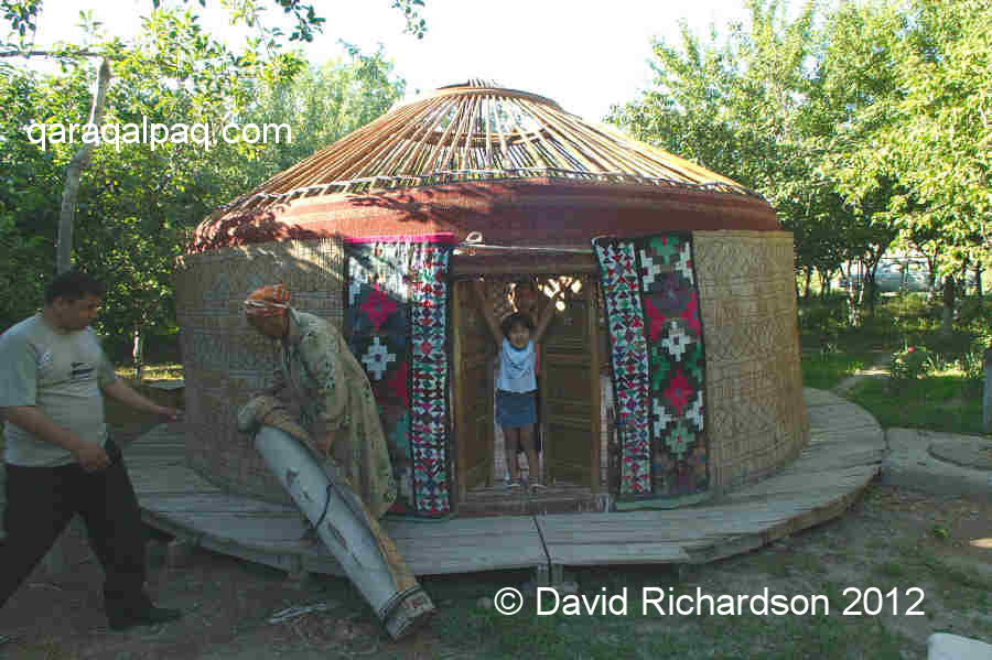 Erecting the shiy screens