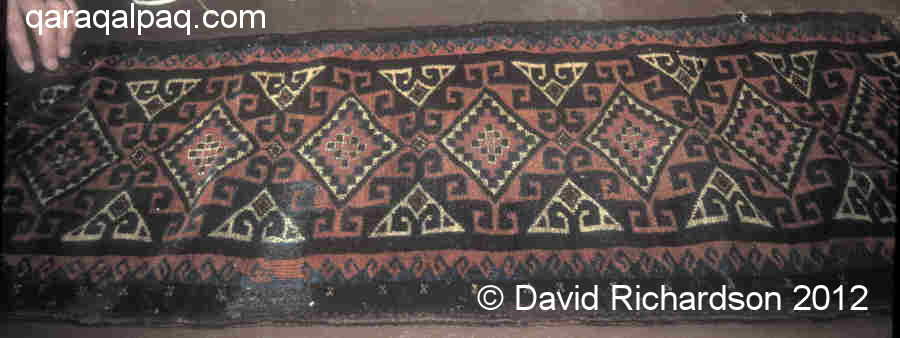 Minor variant on eki mu'yiz esikqas